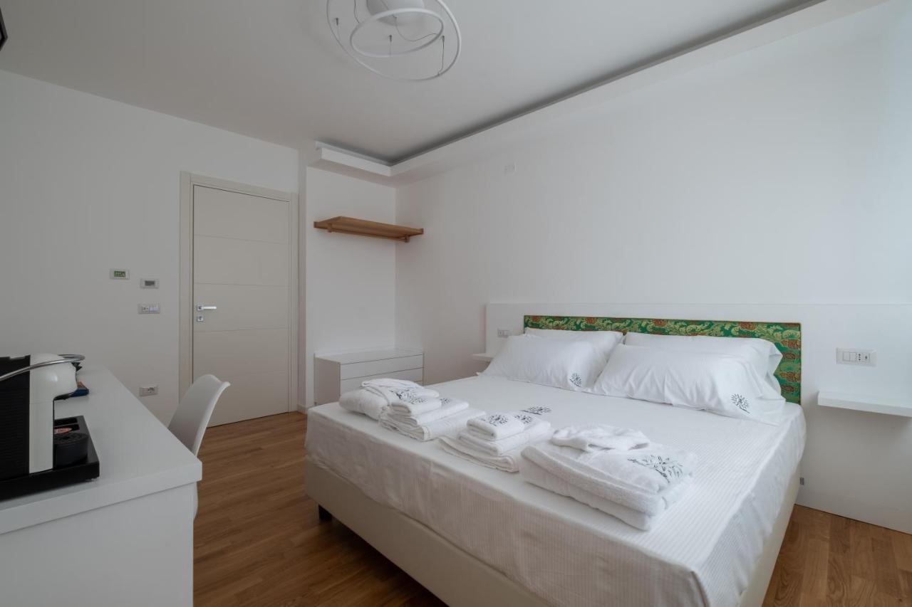 Helios Guest House 卡利亚里 外观 照片